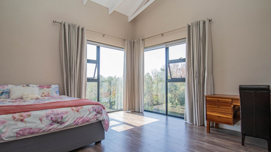 5 Bedroom Property for Sale in The Coves North West